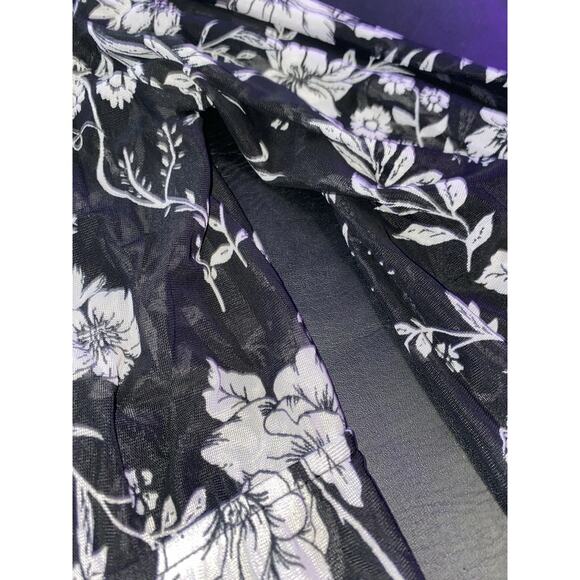 SIREN LILY Black & White FLORAL DESIGN 3/4 SLEEVE TOP SIZE 2X RN# 149444 Poly - Picture 7 of 8